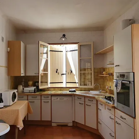 Maison De Charme Avec Piscine Wi-fi 10 Personnes Apartament Comps (Gard)