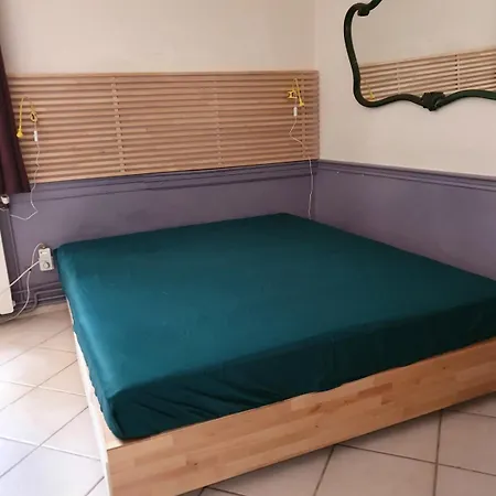 Lejlighed Maison De Charme Avec Piscine Wi-fi 10 Personnes Comps (Gard)