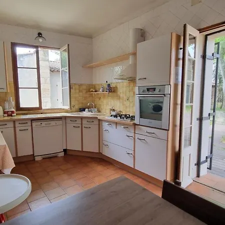 Maison De Charme Avec Piscine Wi-fi 10 Personnes *
